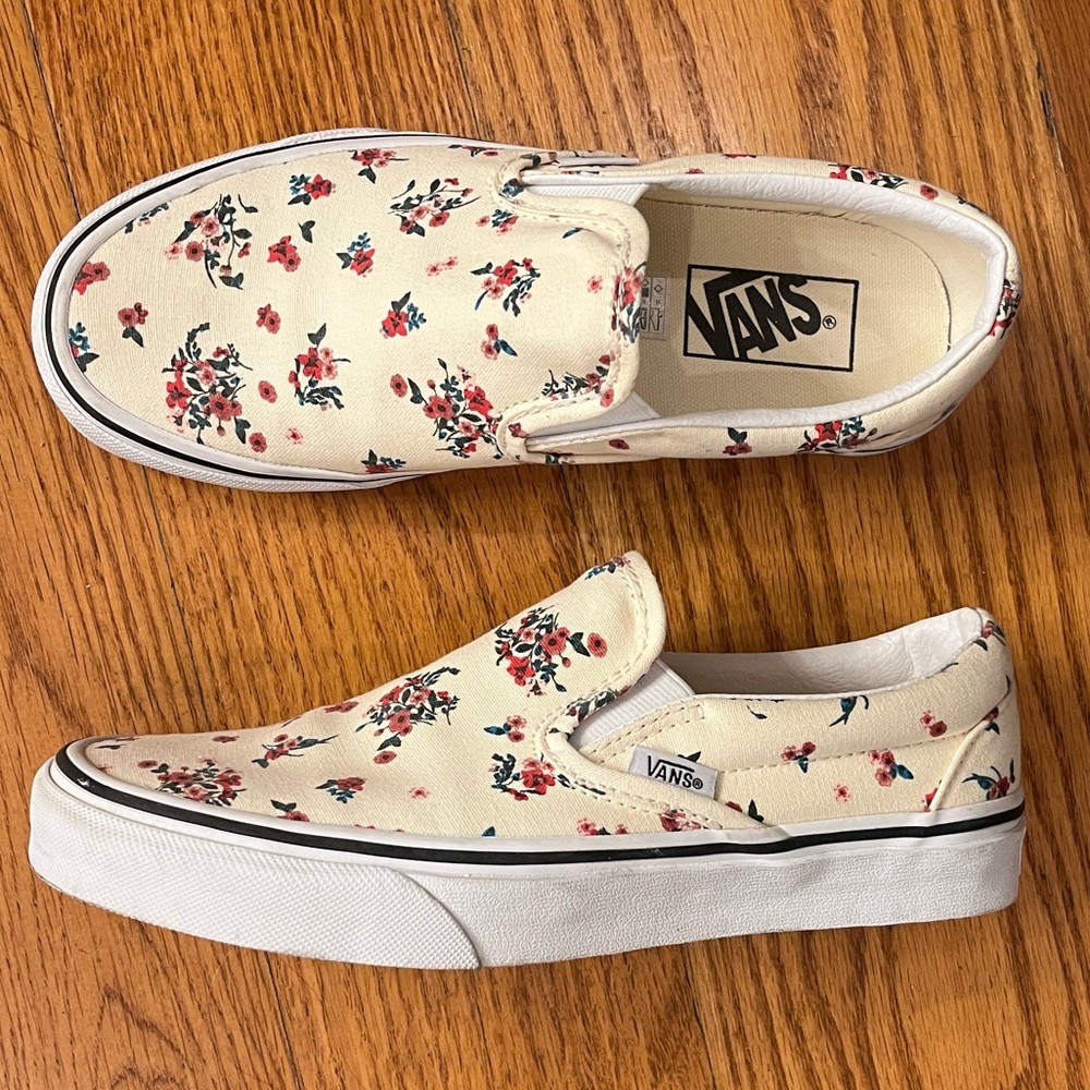 NWOT Vans Floral Loafers, Ivory